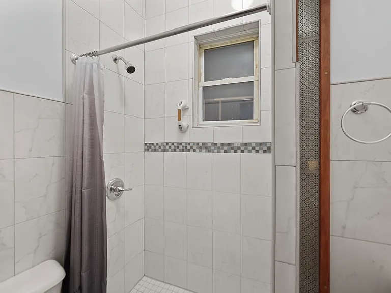 51 Mac Dougal St #1R — Photo 8