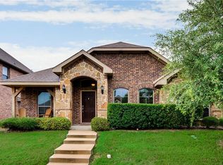 311 Village Dr, Red Oak, TX 75154