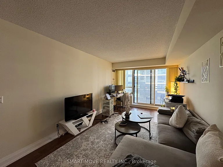 55 De Boers Dr #912 — Photo 4