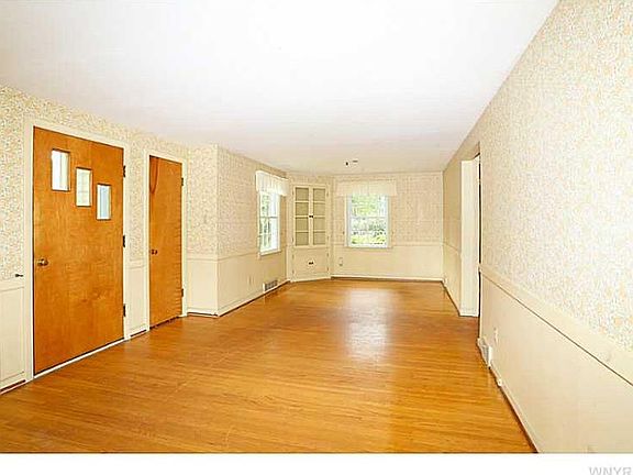 4th image of 478 Fredericka St