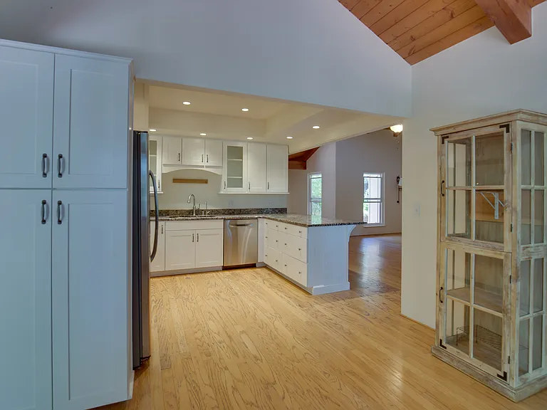 2495 Lucca Ave — Photo 2