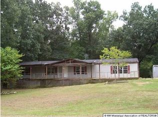 134 Hollow Tree Ln, Byhalia, MS 38611