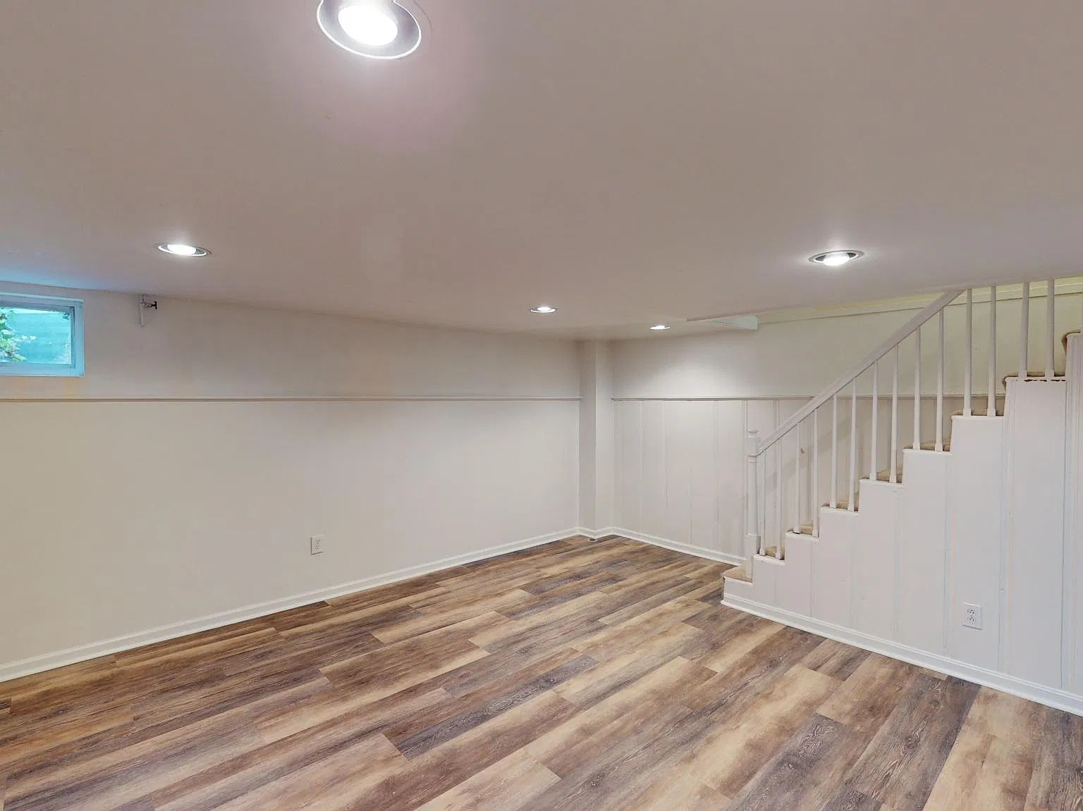 3 bed, 1.5 bath, 1900 sqft, $2,200 — Photo 3
