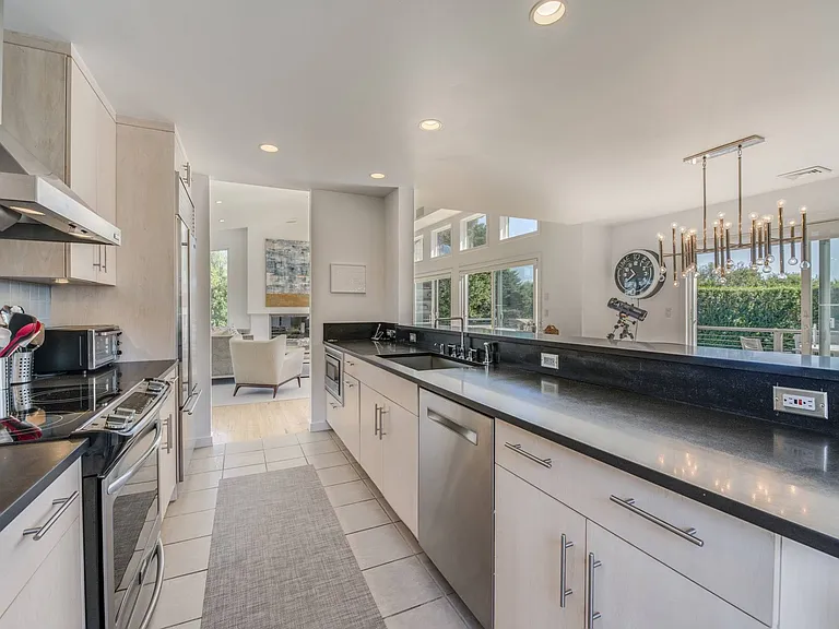 107 Town Line Rd — Photo 10