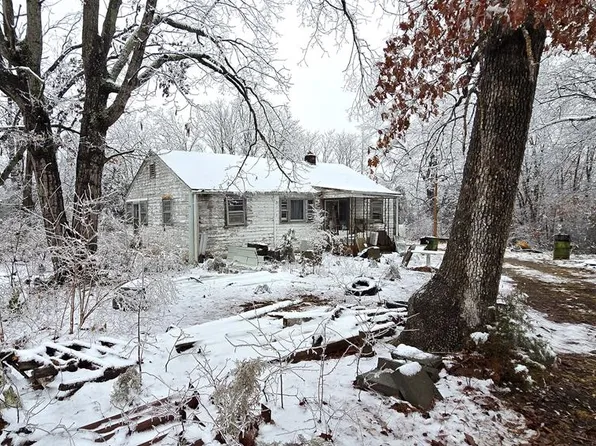 204 Tuck Rd, Pittsville, VA 24139