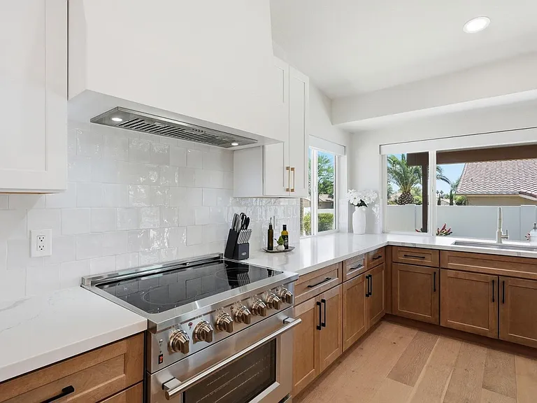 5623 E Claire Dr — Photo 17