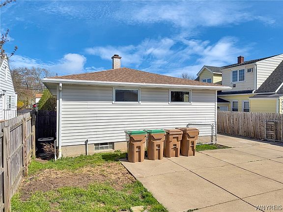 5th image of 874 Beach Rd