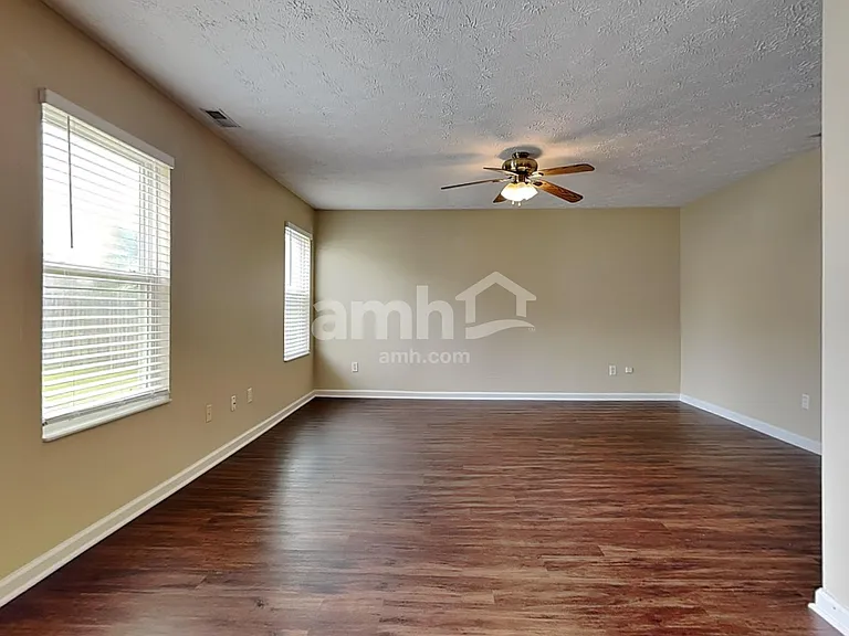 1291 Shannon Ln — Photo 5