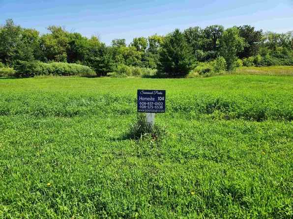 180 Savannah Pkwy, Deerfield, WI 53531