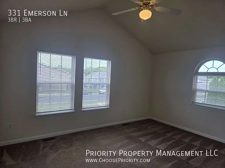 331 Emerson Ln — Photo 11