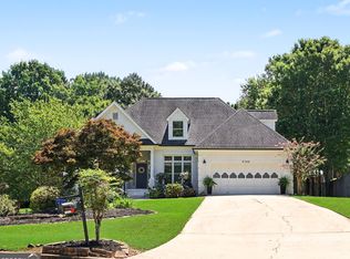 5780 Elm Tree Dr, Buford, GA 30518