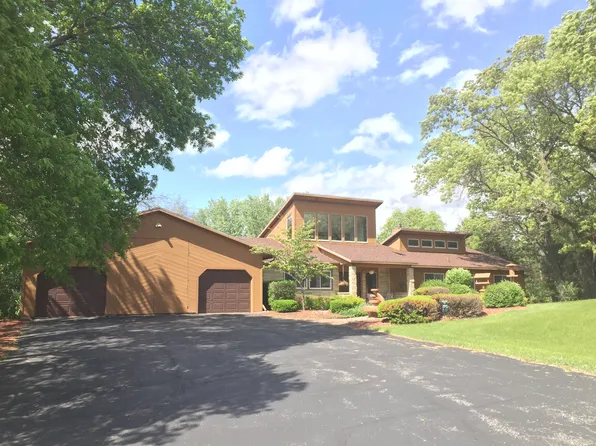 8491 Idyllview Ave, Sparta, WI 54656