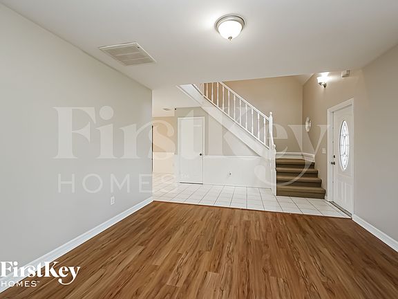 5th image of 9264 Cypress Dr N
