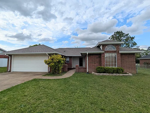 2708 Forrest Cir Photo 1