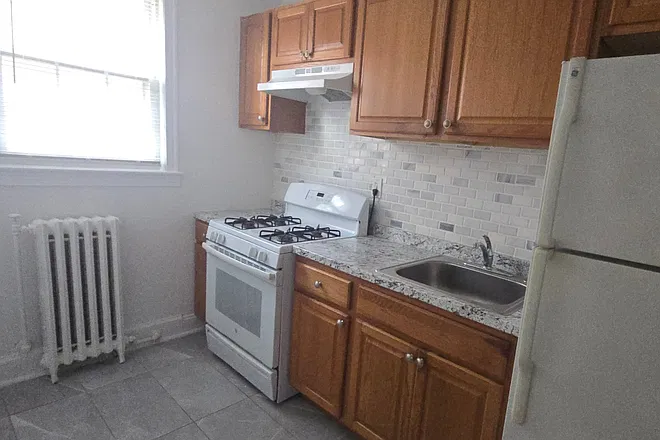 5061 New Hampshire Ave NW — Photo 2