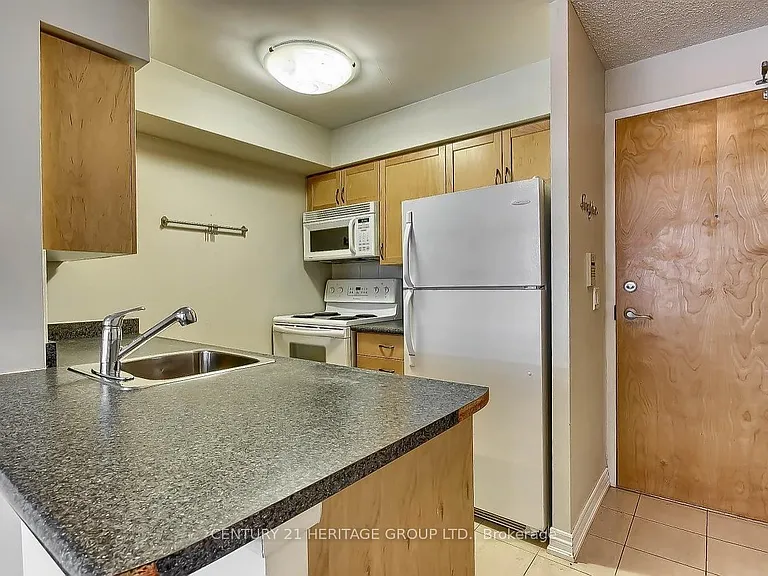 4978 Yonge St #1211 — Photo 24