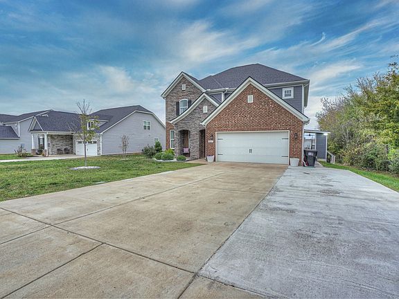 2nd image of 821 Old Blue Ln
