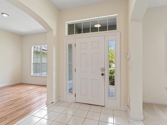 3rd image of 840 S Longneedle Dr