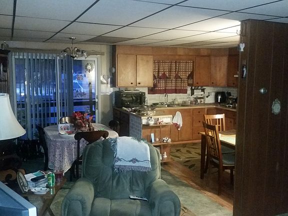 4th image of 231 East Ave