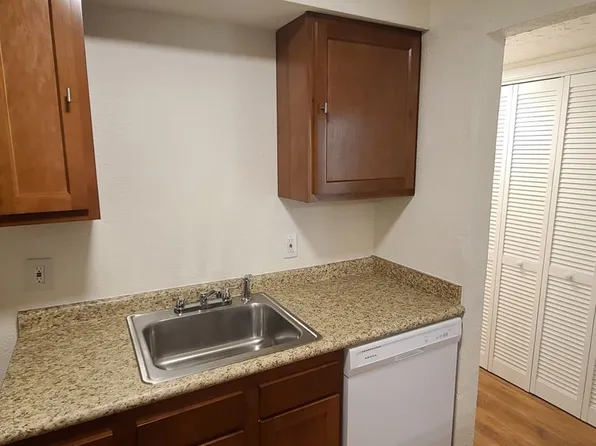Woodlands #2, 253 W High St #D, London, OH 43140