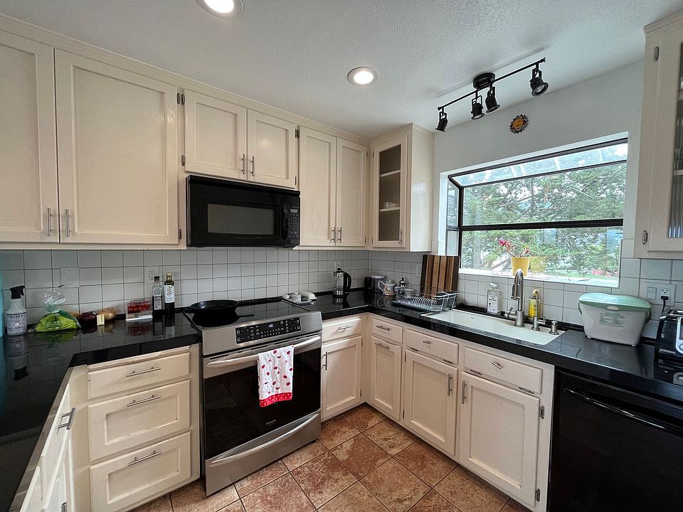 1st image of 732 Manzanita Dr