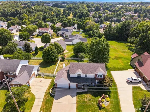 5576 Kellridge Ln, Saint Louis, MO 63128