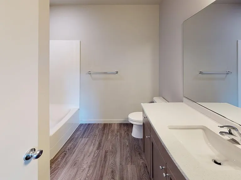 223 Stockton Ave — Photo 7