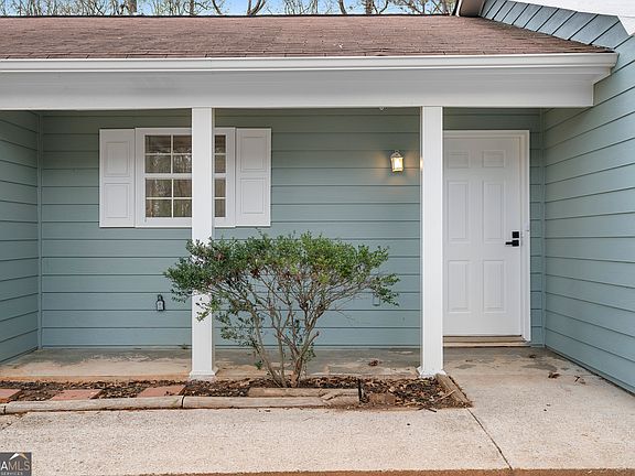 2nd image of 255 Countryside Ln