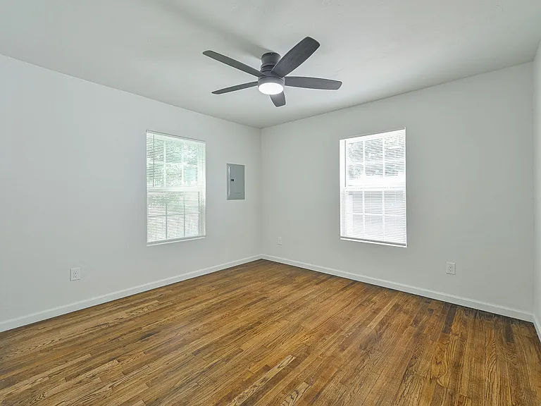 1526 NW 45th St — Photo 16