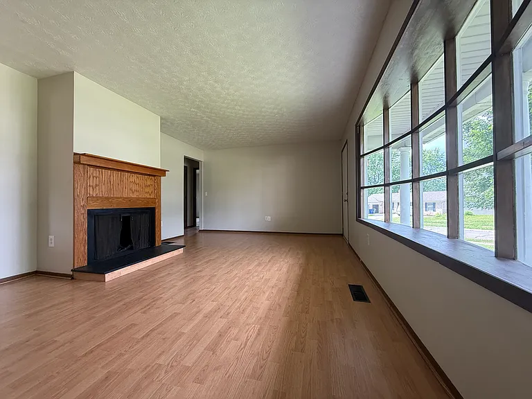 3292 Kristin Ct — Photo 2