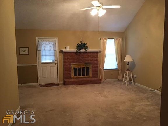 5th image of 484 Oakwood Manor Dr
