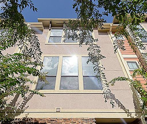 2nd image of 1049 W 22nd St Unit F