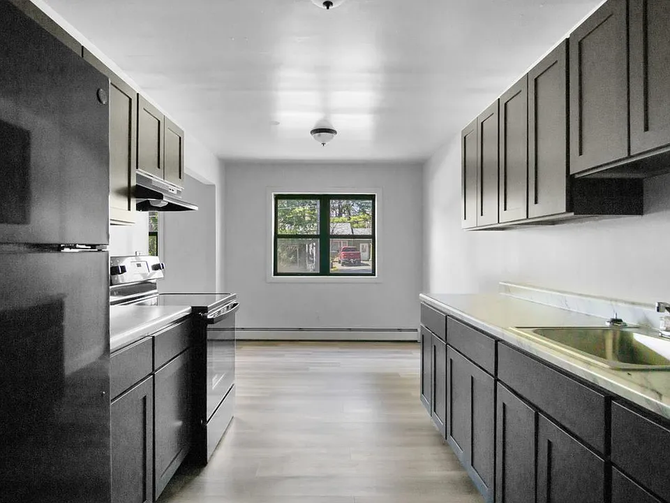 1 & 2 Bedroom - Heat & Hot Water Included - From $1,299 - Save Hundreds Each Season