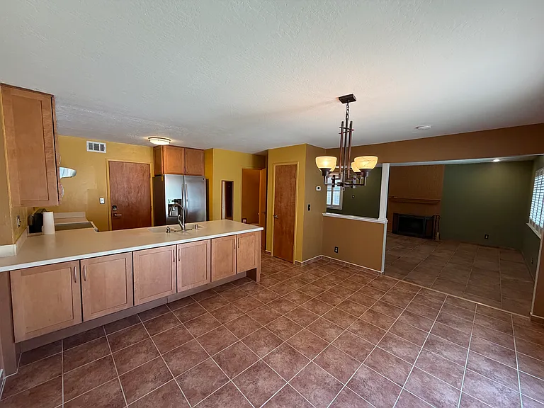 1619 Beechwood Dr — Photo 7