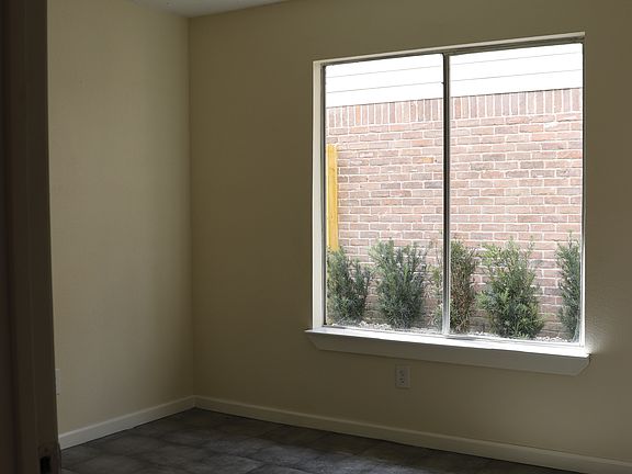 4th image of 4626 Green Trail Dr