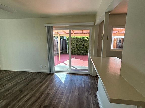 4th image of 535 Chiquita Ave