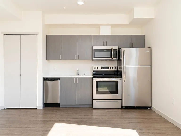 4801 Fauntleroy Apartments — Photo 40