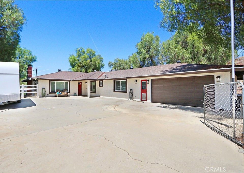 1st image of 16972 Mockingbird Canyon Rd