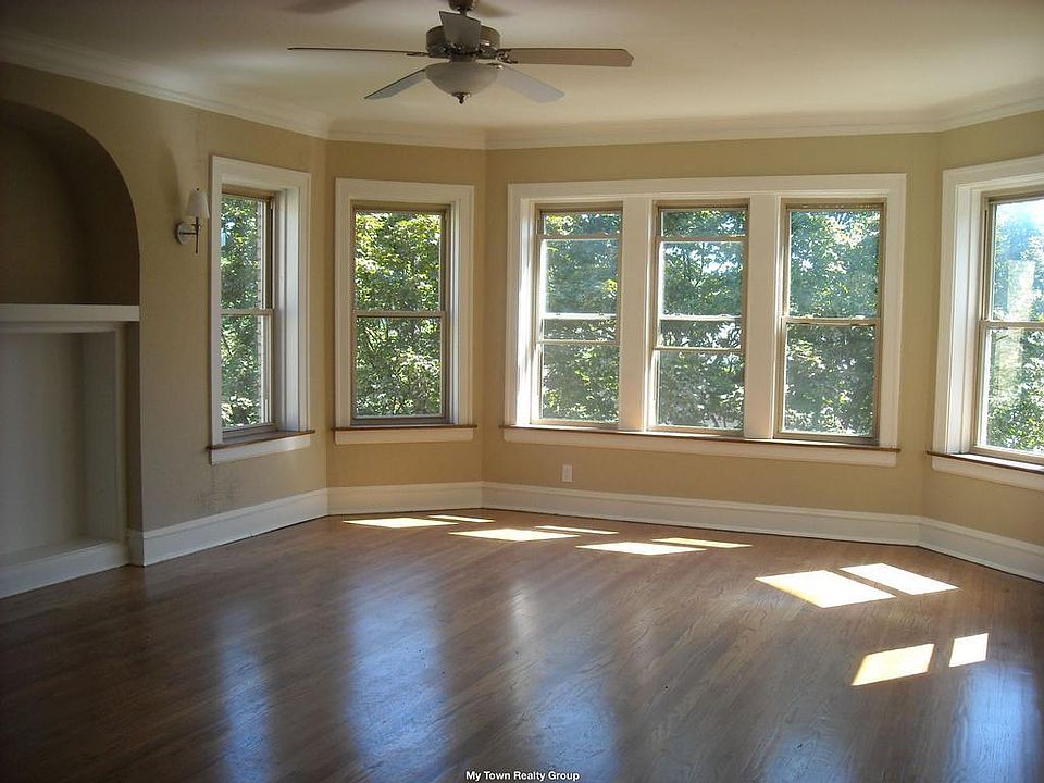 1st image of 5536 N Artesian Ave APT 3