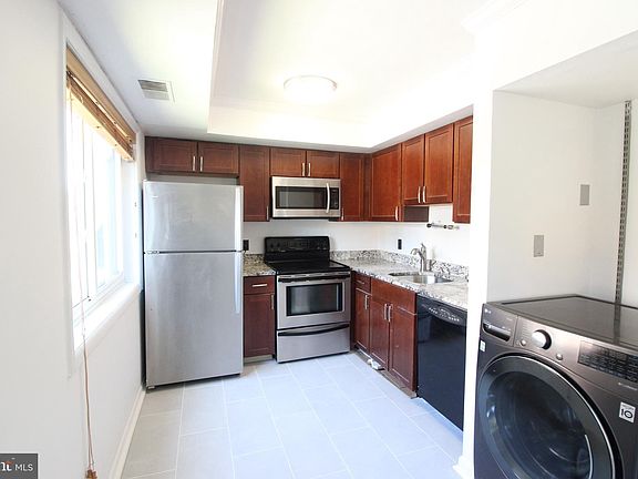 5th image of 3300 S 28th St APT 301