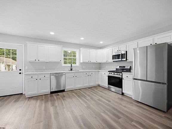 4th image of 145 Mulberry Ave #C