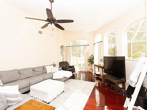 4th image of 4332 Waterford Landing Dr