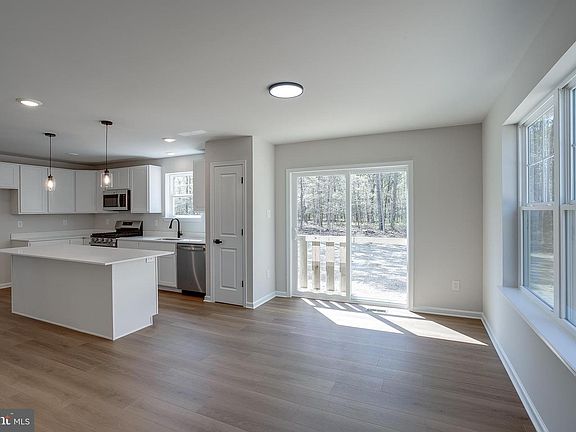3rd image of 3011 Foley Ave