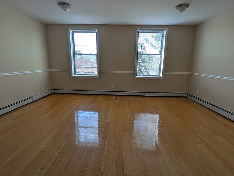 998 Broadway #4 — Photo 9