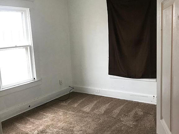 3rd image of 1112 Green St