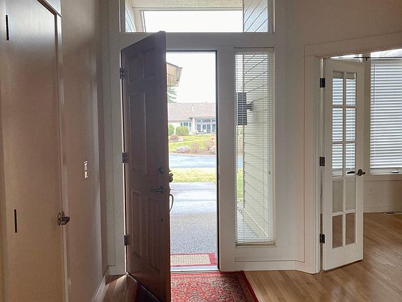 Entry from Avalon Drive