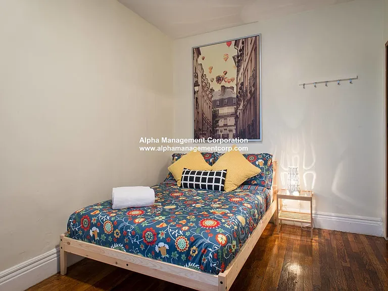 58 Queensberry St #6 — Photo 8