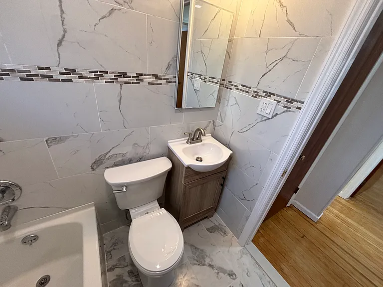 Chapel Ave — Photo 12