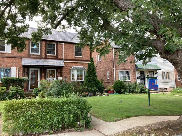 82-22 165th Street, Hillcrest, NY 11432