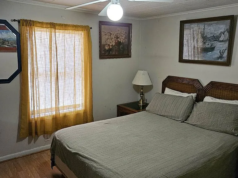 309 Pecan St — Photo 10